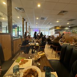Antepli Mediterranean Grill - Sooooo packed and one waiter and one bus boy!