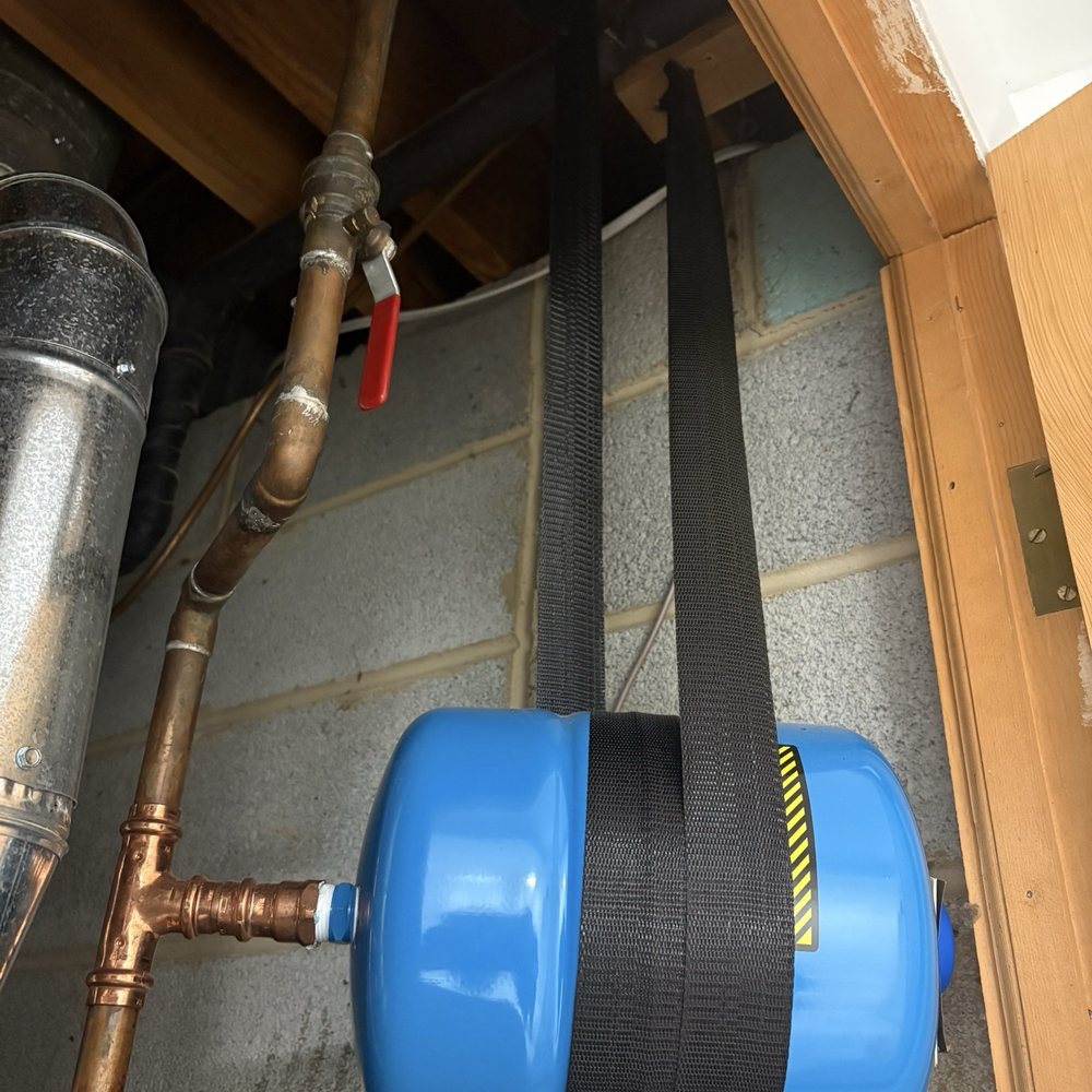 C.D. Shanahan’s - Strapped expansion tank for water heater - Heating & Air Conditioning/HVAC Near Me C.D. Shanahan’s - Strapped expansion tank for water heater - Heating & Air Conditioning/HVAC Near Me