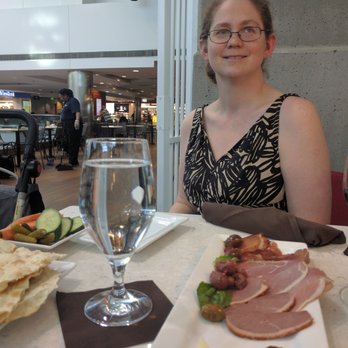 Lounge 5280 - Charcuterie while waiting for a flight - Wine Bars Near Me - Denver, Colorado Lounge 5280 - Charcuterie while waiting for a flight - Wine Bars Near Me - Denver, Colorado