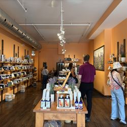 Neob Niagara - Inside the store