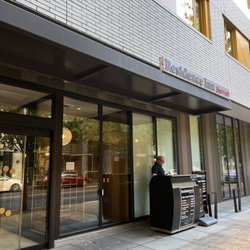 Residence Inn by Marriott Portland Downtown/Pearl District - Valet at entrance