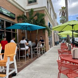 Screaming Jalapeno - Al Fresco dining on the sidewalk of Main Street, great atmosphere & vibe