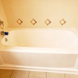 A1 Tub Reglazer - Pretty white tub