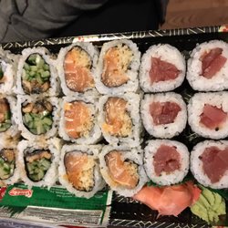 Sushi Bay - 3 rolls special