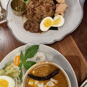 Mitr Thai - Nam KanomJeen Numya Phu. Summer special- kao Khao Pad Nam Prik Kak Moo - Thai Near Me - New York, New York