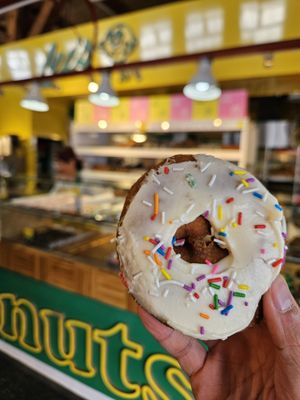 Lee's Donuts Granville Island by null