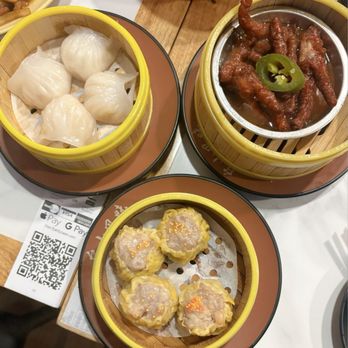 Taishan Cuisine - 虾饺 Har Gow/Shrimp Dumplings, 凤爪 Steamed Chicken Feet, 烧卖 Siu Mai/Steamed Pork Dumplings ($7.80 each) - SKIP their dim sum! - Chinese Near Me - San Francisco, California Taishan Cuisine - 虾饺 Har Gow/Shrimp Dumplings, 凤爪 Steamed Chicken Feet, 烧卖 Siu Mai/Steamed Pork Dumplings ($7.80 each) - SKIP their dim sum! - Chinese Near Me - San Francisco, California