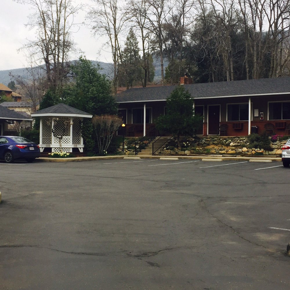 Mariposa Lodge - Hotels Near Me - Mariposa, California
