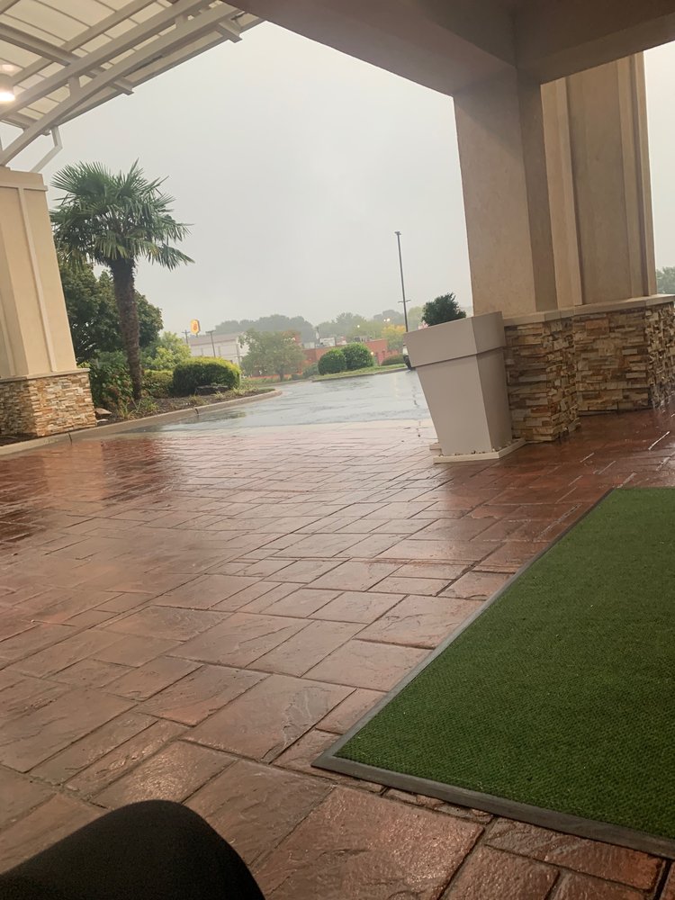 HOLIDAY INN ANDERSON Updated September 2024 28 Photos & 23 Reviews