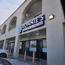 Ronnie's Catfish & More - In a shopping center