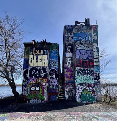 Graffiti Pier by null