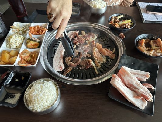 Yummy's Korean BBQ & Sushi 고기 전문 AYCE | Snowflake Shave Ice Bingsoo | 한글 학교 by null