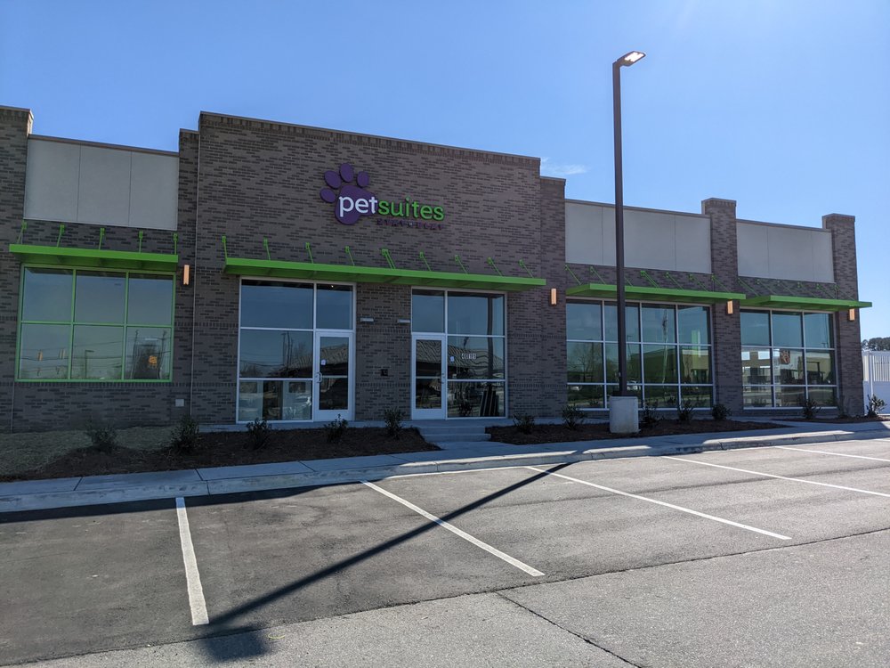 PET SUITES Updated October 2024 4011 Harris Square Dr, Harrisburg