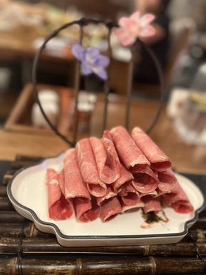 Wei Shu Wu Hot Pot 味蜀吾火锅 by null