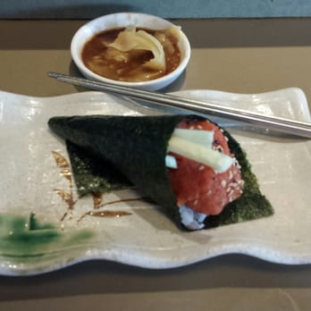 Starfish Sushi - Tuna hand roll - Sushi Bars Near Me - Downey, California