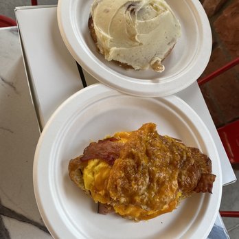Bonrue Bakery - Delicious cinnamon roll and excellent breakfast sandwich - Bakeries Near Me - St George, Utah