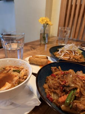 Chomp Chomp Thai kitchen by null