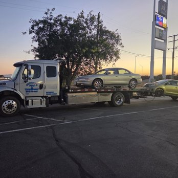Cooker's Tow and Transport - Towing Near Me - Corning, California Cooker's Tow and Transport - Towing Near Me - Corning, California