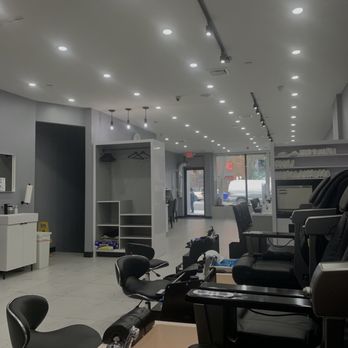 D+W Polish - massage chairs/back of salon - Nail Salons Near Me - New York, New York D+W Polish - massage chairs/back of salon - Nail Salons Near Me - New York, New York