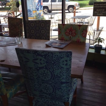 Maplewood Deli & Coffeehouse - Table - Coffee & Tea Near Me - Maplewood, Missouri