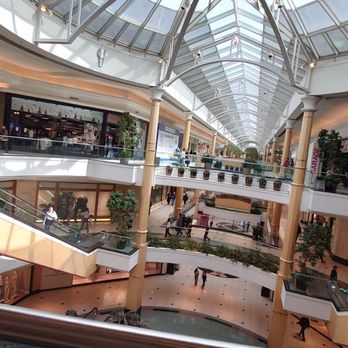 Somerset Collection - Beautiful architecture in Somerset Mall - Shopping Centers Near Me - Troy, Michigan