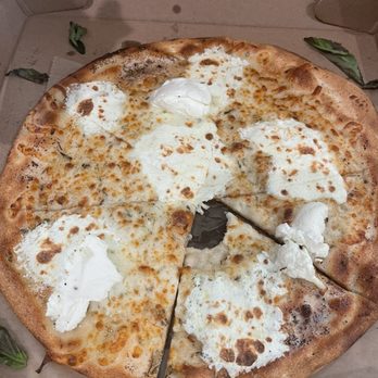 Snap Custom Pizza - Bianco Verde Pizza Bianco Verde Pizza - Pizza Near Me - Exton, Pennsylvania Snap Custom Pizza - Bianco Verde Pizza Bianco Verde Pizza - Pizza Near Me - Exton, Pennsylvania