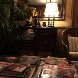 Love the 1970's Men's Club Vibe!