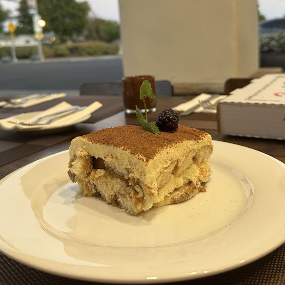 LA BELLA PIZZA TRATTORIA ITALIANA - Updated December 2024 - 64 Photos