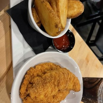 Oceans & Ale - Kids Chicken Tenders - Seafood Near Me - Williamsburg, Virginia Oceans & Ale - Kids Chicken Tenders - Seafood Near Me - Williamsburg, Virginia