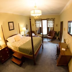 Knapps Creek Trout Lodge - Master Suite