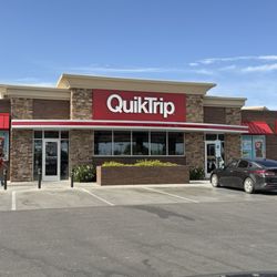 QuikTrip - Outside