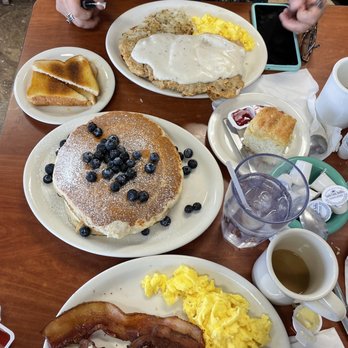 Bobbie's Southern Kitchen - Blueberry pancakes & chicken fried steak breakfast! - American Near Me - San Antonio, Texas