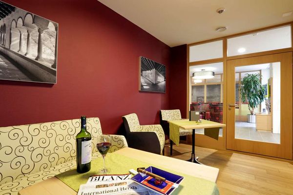 Hotel Bahnhof by null