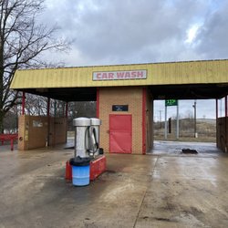 Lakeside Grocery - Coin-operated car wash (two bays available)