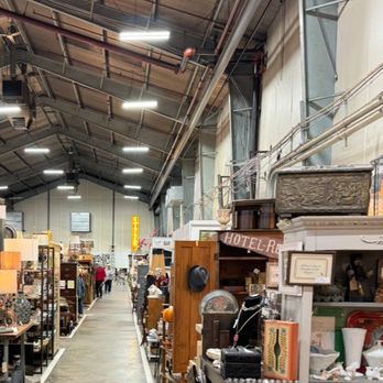 SLEEPY POET ANTIQUE MALL - Updated April 2025 - 361 Photos & 172