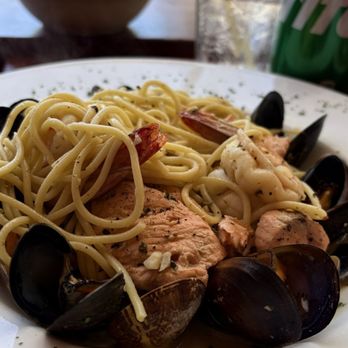 Piazza Pellegrini - Spaghetti Al Spaghetti ai Frutti di Mare - Italian Near Me - San Francisco, California Piazza Pellegrini - Spaghetti Al Spaghetti ai Frutti di Mare - Italian Near Me - San Francisco, California