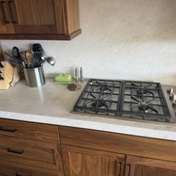 Sub-Zero Freezer Co - Wolf 30" Gas Cooktop - Model # CG304P/S