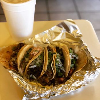 El Paisa - Tacos- Beef head cheeks, marinated pork, tongue, chicken, steak, pork stomach and pulled pork - Mexican Near Me - Albuquerque, New Mexico