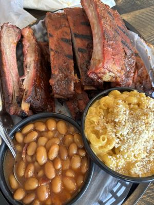 Big Hole BBQ Victor by null