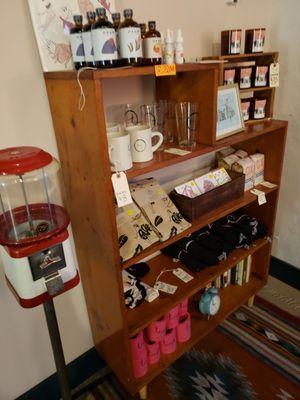 Tinys Bottle Shop by null