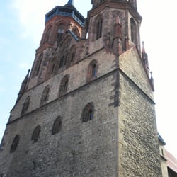 St. Johanniskirche - Die beiden Türme der St. Johanniskirche in Göttingen - links befindet sich das Türmerzimmer - Foto von  Jens Mügge 2010