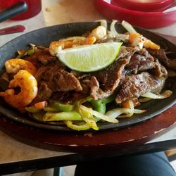 Taqueria Mexico - Beef and shrimp fajitas!