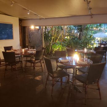 Michael's Restaurant - Indoor seating - New American Near Me - Santa Monica, California