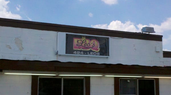 Leo's BBQ by null