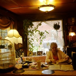 Billie's Backpackers Hostel - Billie in her Kitchen