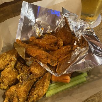 Wings Y Mas - Dozen traditional wings. Lemon pepper and Cajun flavors. Extra crispy! - Chicken Wings Near Me - Tucson, Arizona Wings Y Mas - Dozen traditional wings. Lemon pepper and Cajun flavors. Extra crispy! - Chicken Wings Near Me - Tucson, Arizona