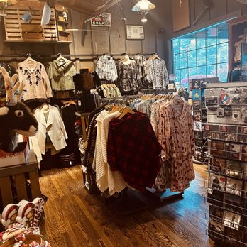 Cracker Barrel Old Country Store - Store - American Near Me - Tewksbury, Massachusetts