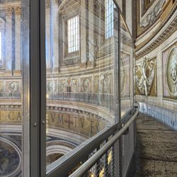 Basilica di San Pietro - Round we go