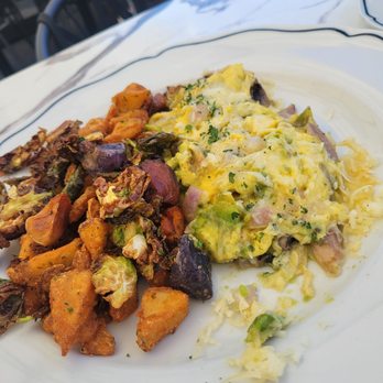 Sweet Maple - Veggie scramble with sweet potato - Breakfast & Brunch Near Me - Cupertino, California Sweet Maple - Veggie scramble with sweet potato - Breakfast & Brunch Near Me - Cupertino, California