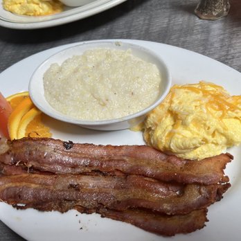 Flavor Table - Bacon, eggs and grits - Cajun/Creole Near Me - Los Angeles, California Flavor Table - Bacon, eggs and grits - Cajun/Creole Near Me - Los Angeles, California
